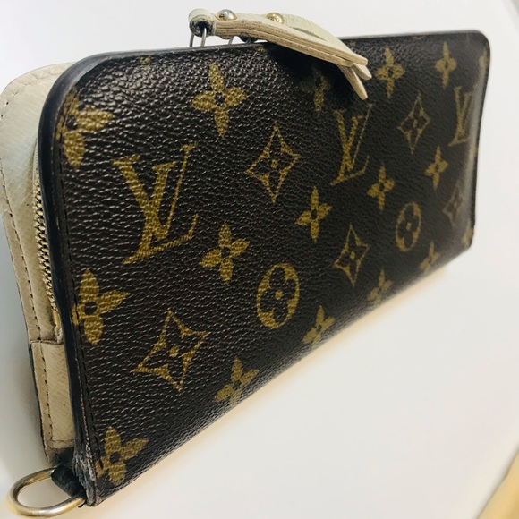LOUIS VUITTON LV Monogram Insolite Wallet - Picture 5 of 15
